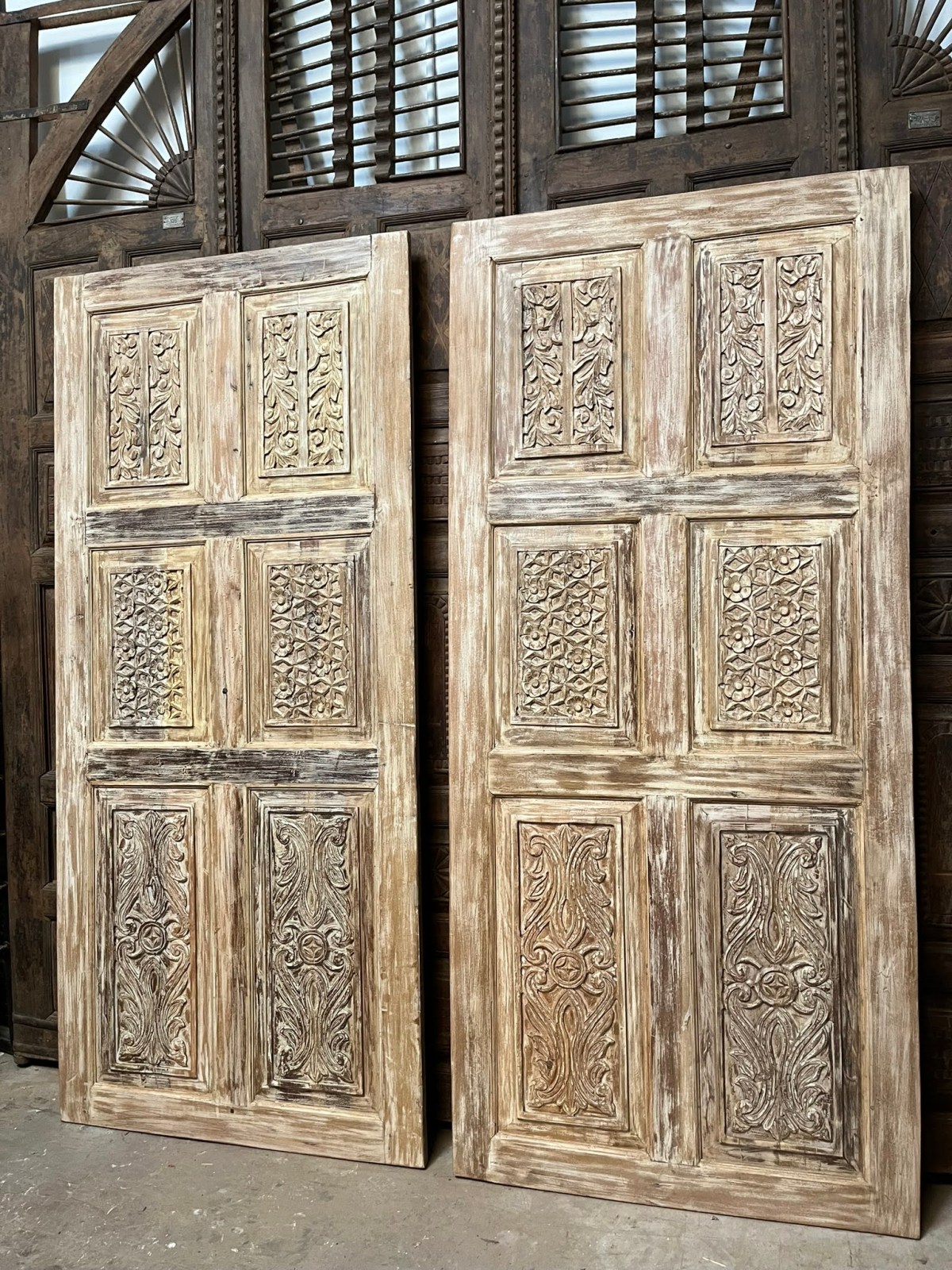 Irresistible Southern Homes & Carved Wood Doors