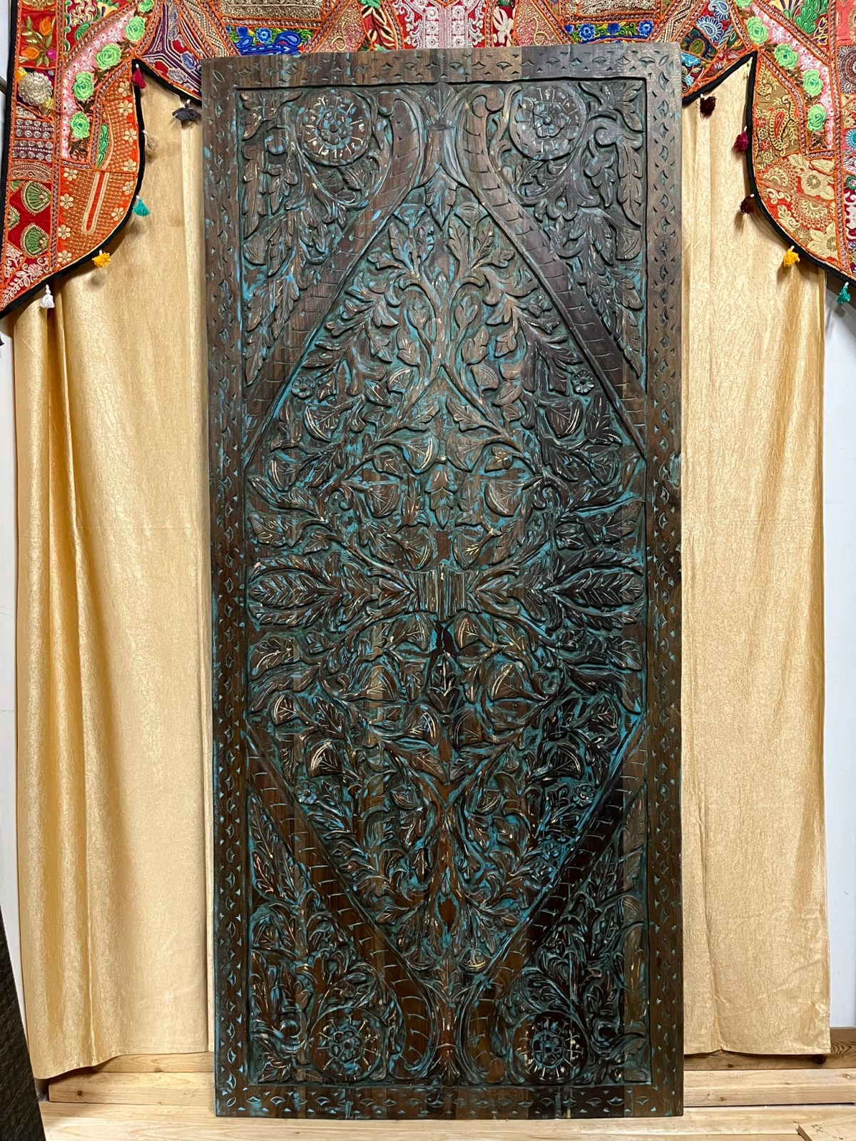 Eclectic Interiors With Vintage Architectural Elements Black Friday Sale