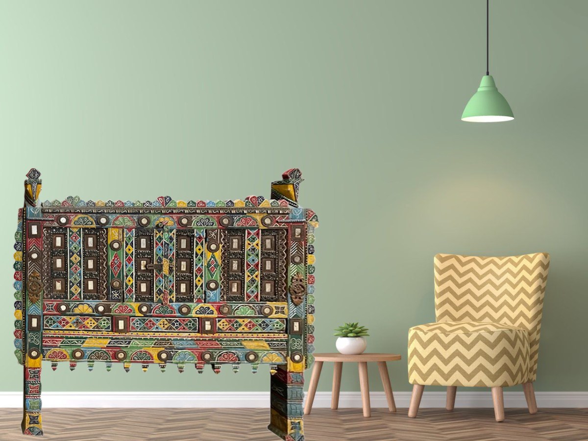 Green Balance: Artistic Floral Wall Carvings Bring Harmony to Bold Spaces