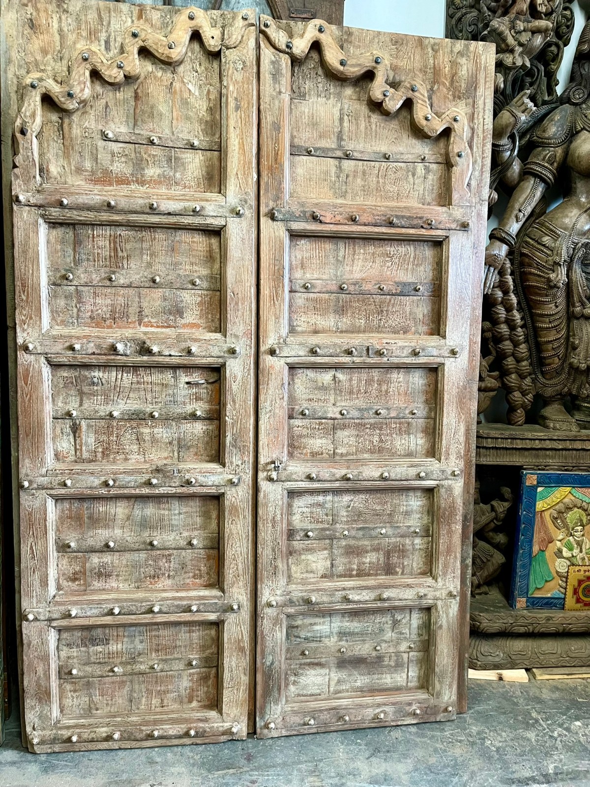 Wellness Decor Antique Doors: A Gateway to Artistic Heritage
