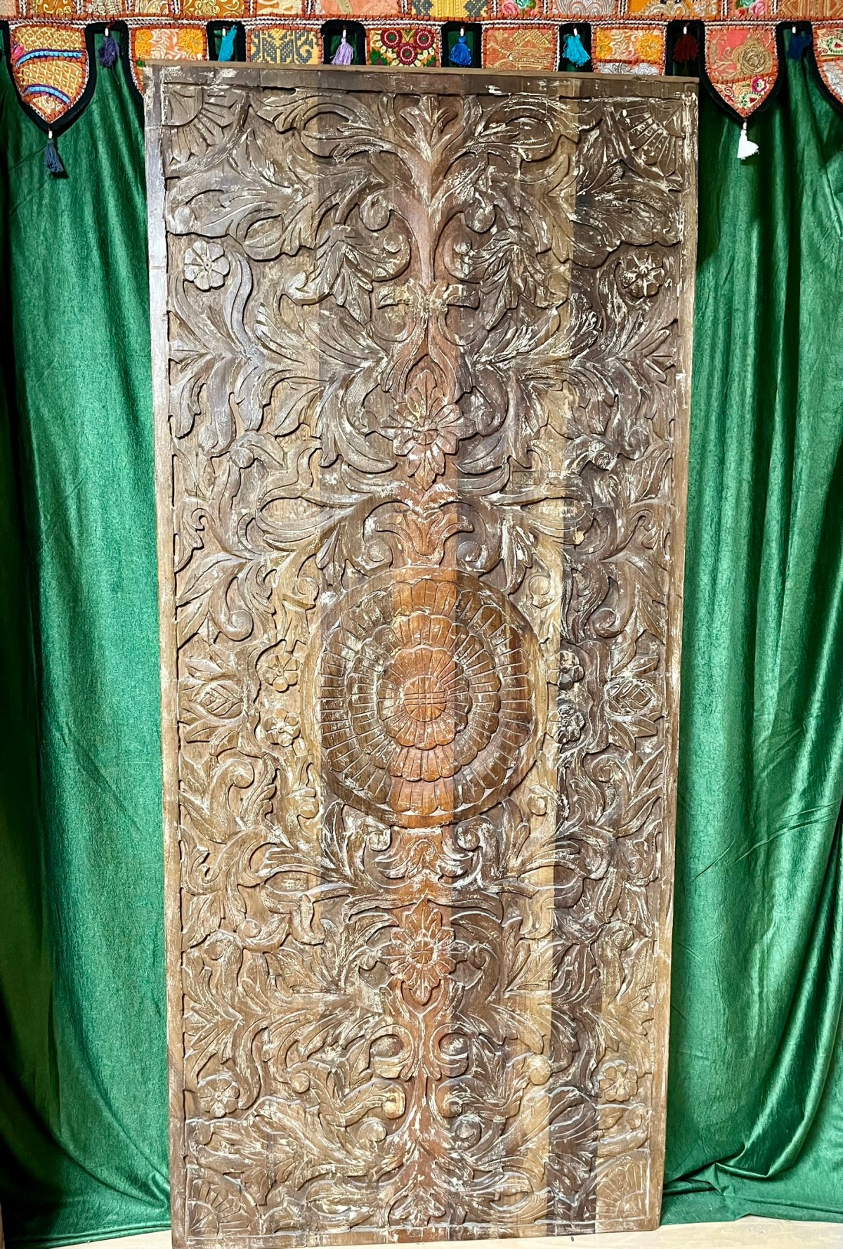 Mediterranean Farmhouse Elegance: Timeless Elements for a Rustic Retreat