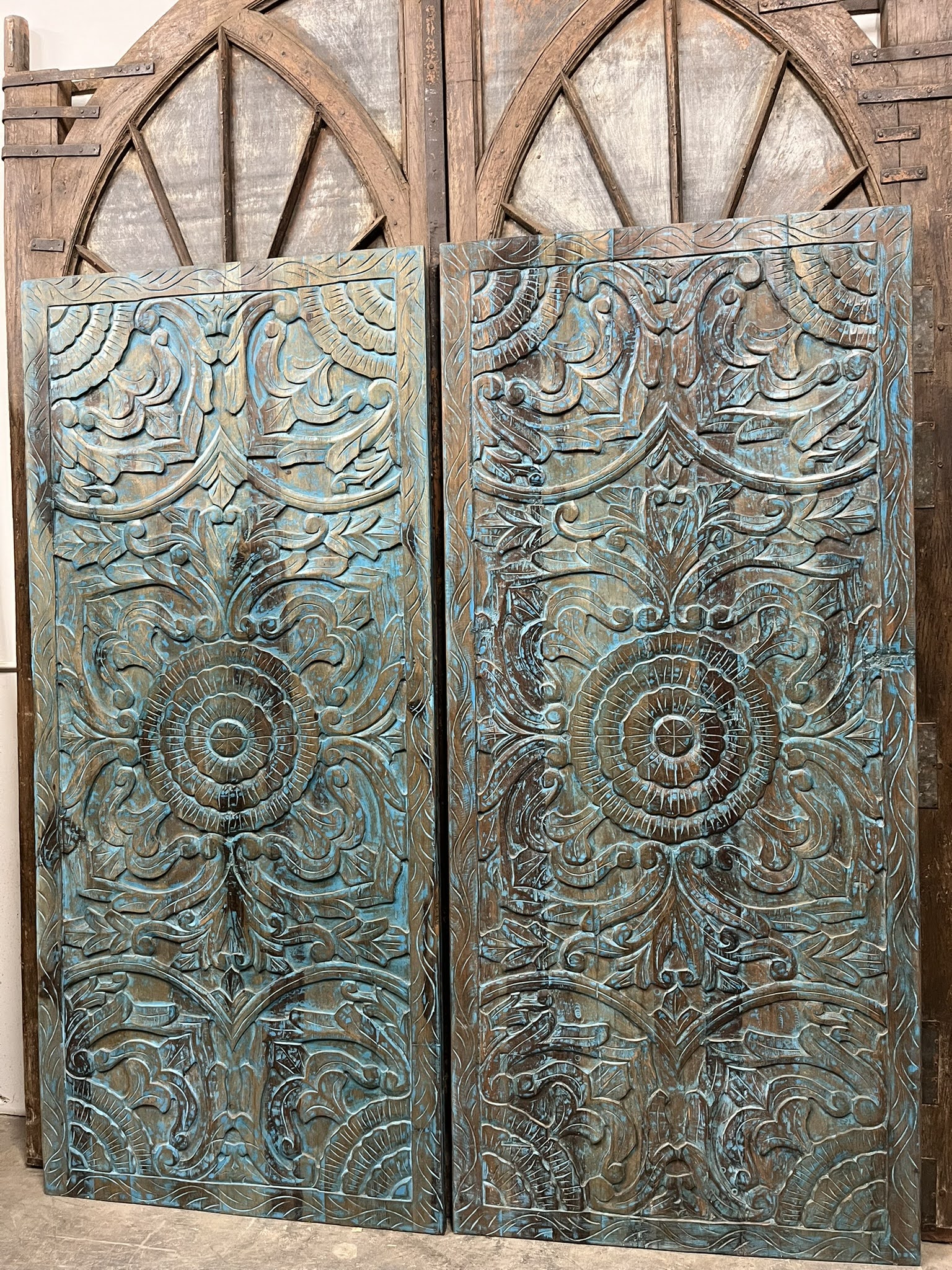 Transform Your Home with Rustic Elegance: Sliding Barn Doors for Every Style